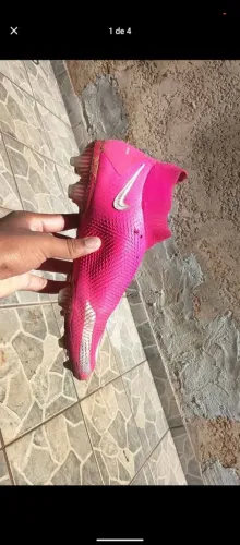 Chuteira em perfeito estado, número 42