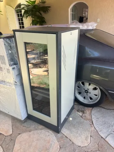 2 Rack para servidor e equipamentos 