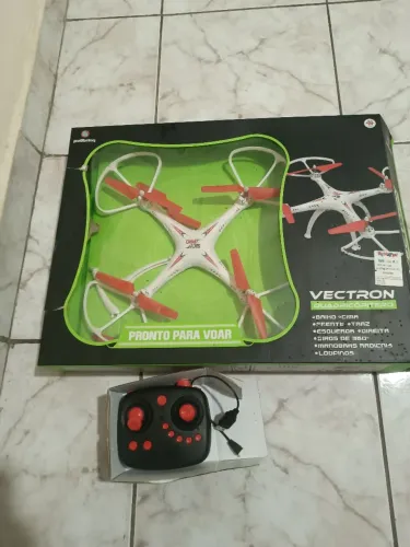 Venda-se drone sem bateria caixa um pouco danificada 