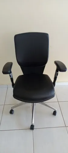 Cadeira de escritório ergonômica Marelli