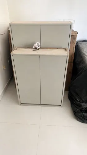 2 Armários de MDF Cinza Claro - Ótimo Estado
