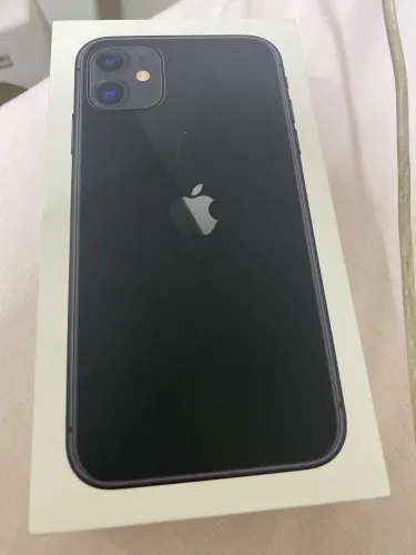 iPhone 11 semi novo 64gb