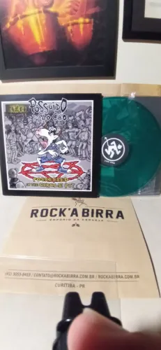 LP Disco de Vinil Possuído Pelo Cão Possessed In The Circle Pit Vinil verde com encarte