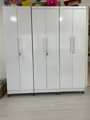 Vendo armários multiusos