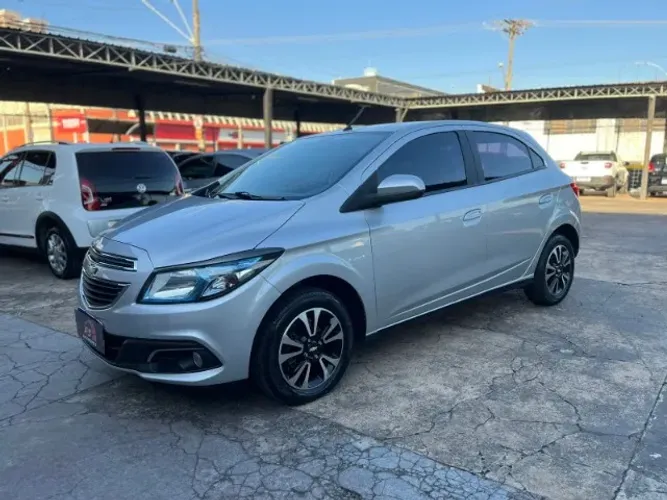 Chevrolet Onix Hatch LTZ 1.4 8V Flex Power Mec. 4P 2013