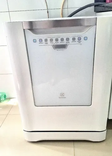 LAVA LOUÇAS ELETROLUX 14 SER