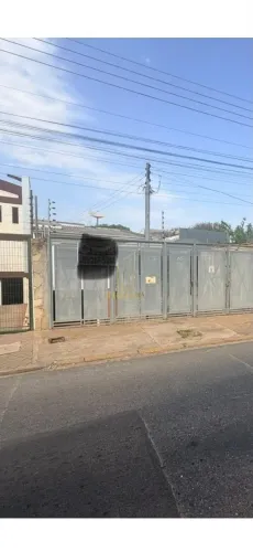 CASA AMPLA À VENDA NO BAIRRO DO PORTO - CUIABÁ/MT