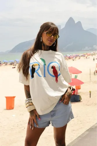 Camiseta Oversized feminina estampa da moda