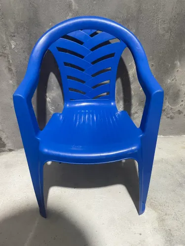Cadeira de plástico 