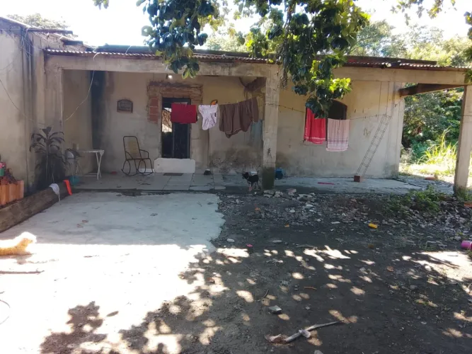 Vendo ou troco uma mini chácara em Itaguaí.