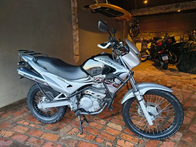 NX Falcon 400 excelente estado