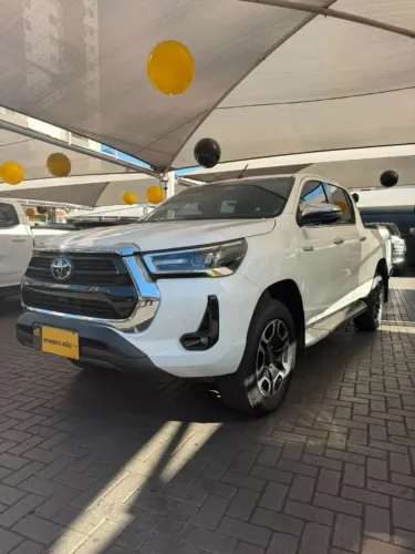 Toyota Hilux CD SRX 4X4 2.8 TDI 16V Diesel Aut. 2023