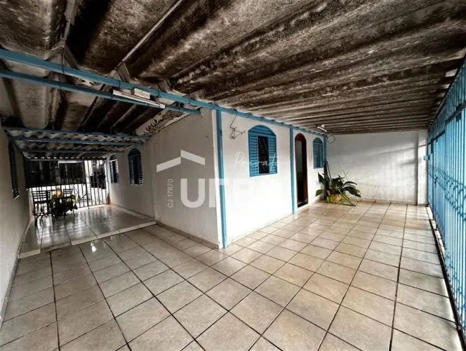 Casa Ampla de Esquina 3 Quartos e Excelente Potencial Comercial no Setor Centro Oeste Goi