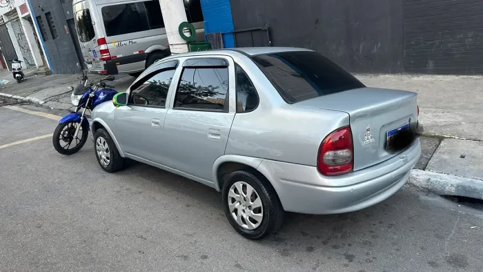 Chevrolet Corsa SED Class.life 1.0/1.0 Flexpower (álcool) 2006