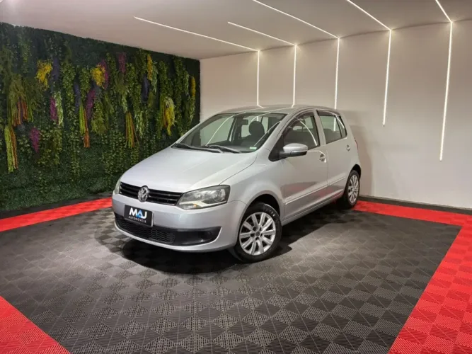 Volkswagen Fox Trendline 1.0 Flex 8V 5P 2012