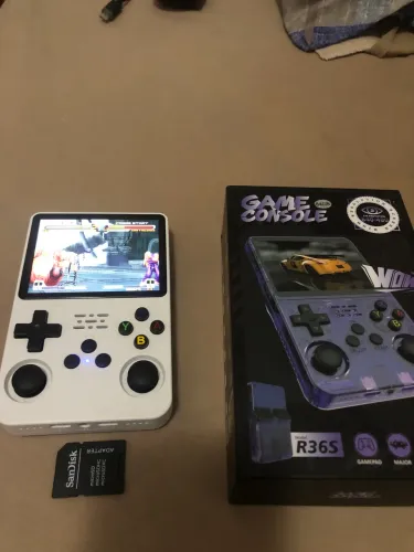 Console Portátil R36s 15.000 jogos + 65GB Card