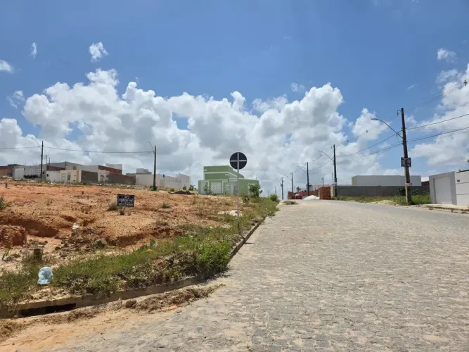 LOTE NO PORTO POXIM