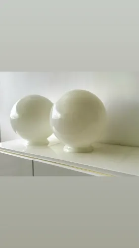 Par de Luminárias Globo Grandes em Vidro Leitoso - Vintage Anos 70