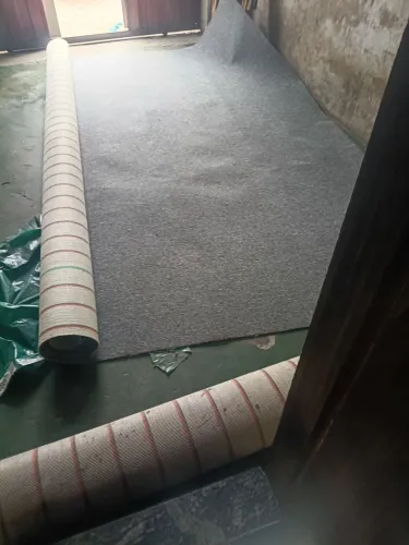 Carpete cinza boocle 1200 as duas peças