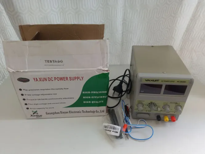Fonte de bancada ajustável Yaxun PS-1502DD+