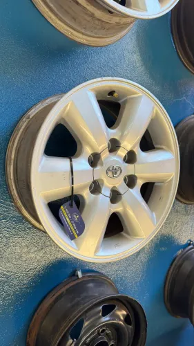 Jogo roda aro 17 genuíno Toyota Sw4/Hilux semi-novo