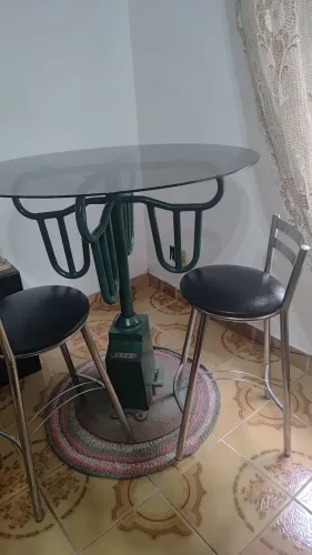 Mesa catraca tampo vidro 1 metro com banquetas
