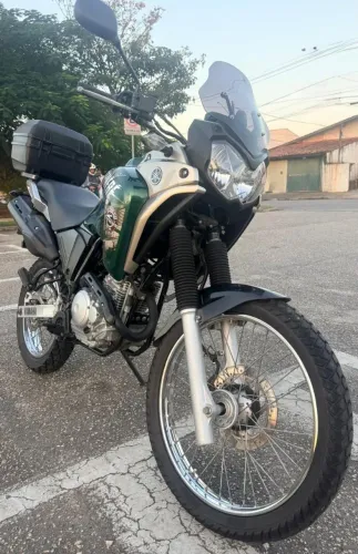 Tenere 250 bem conservada