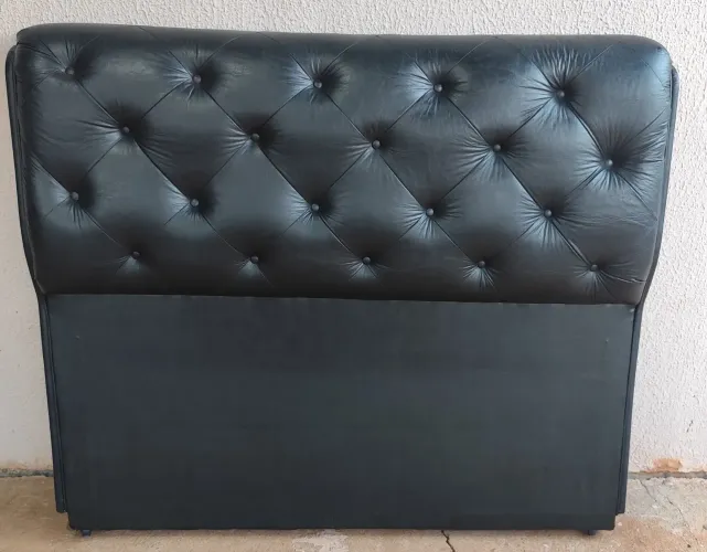Cabeceira de cama de casal.