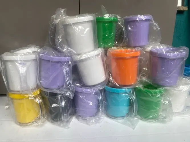 Caneca de rosca cores sortidas