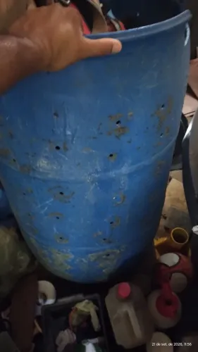 Tonel pra lixo de plástico