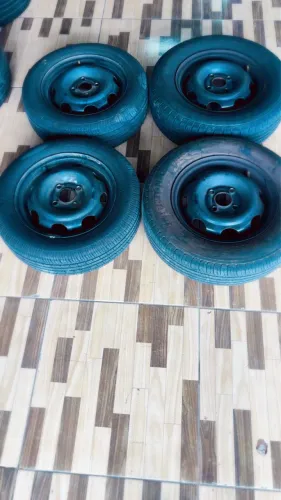 RODAS ARO 13 FERRO LINHA GM PNEUS 80/90% BORRACHA 
