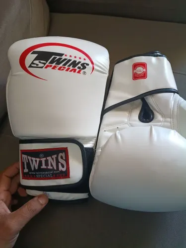 Luva treino Muai Thay e Boxe novinha
