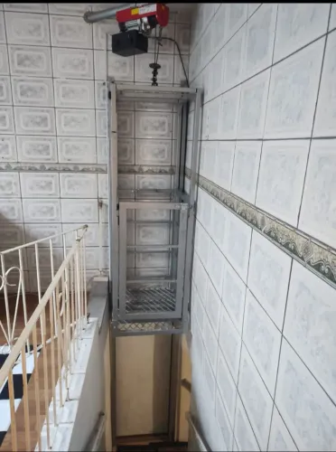 Elevador para Idosos ou Obras de Construção!