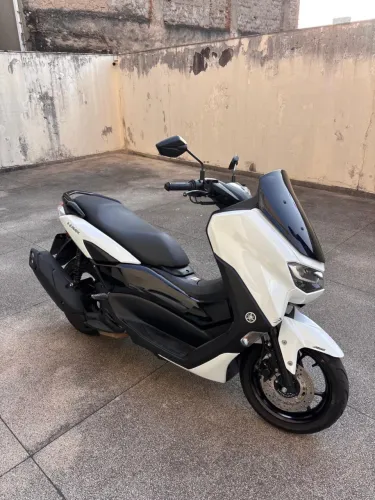 Moto Yamaha NMAX 2021