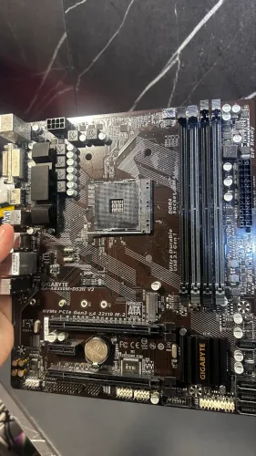 Vendo Placa mãr Gigabyte AB350M
