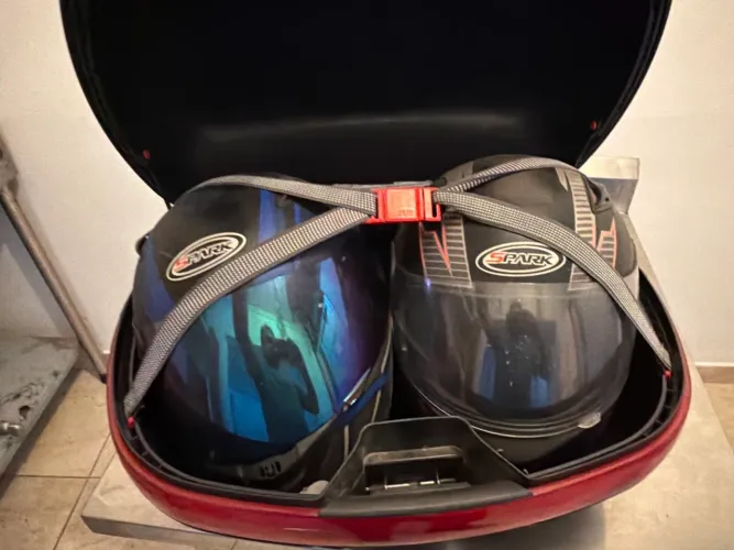Bauleto GIVI Monokey 46L Original - Cabe 2 Capacetes Integrais