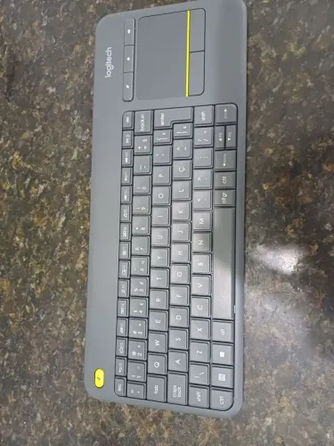Logitech K400 Plus Wireless Touch Keyboard