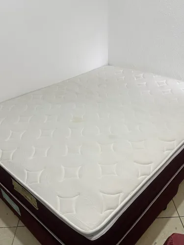 CAMA QUEEN ÓTIMO ESTADO