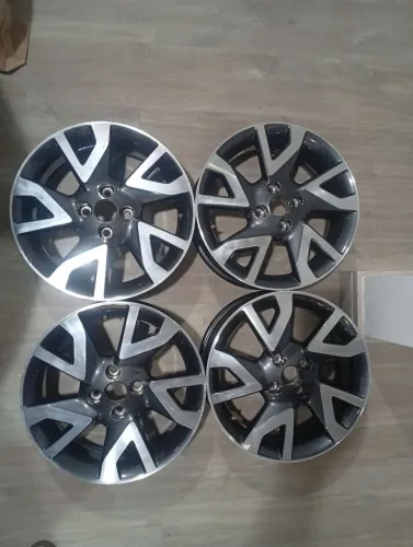 Aro de liga leve 16" ? furação 4x100