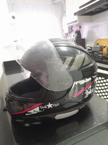 Capacete feminino