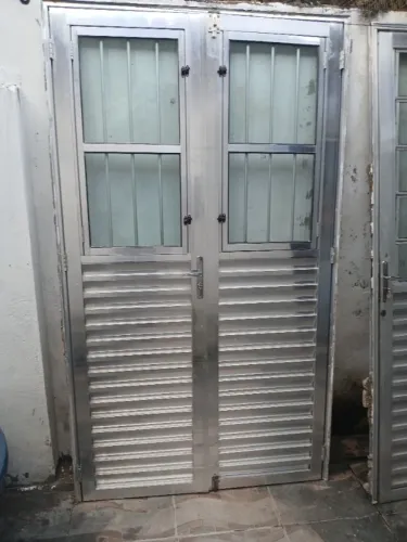 Porta de alumínio