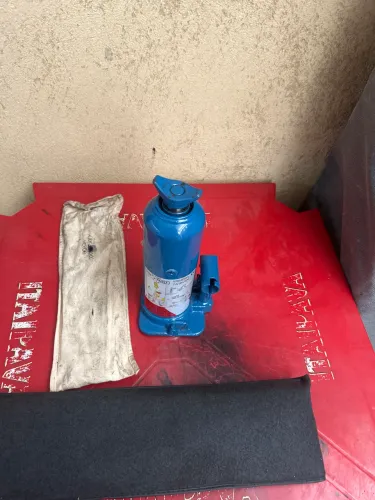 Macaco garrafa a óleo chave de roda triângulo e rabo do macaco da nova Mercedes Sprinter