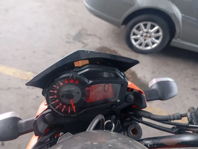 Vendo ou troco por Corsa clasic c3 Fiat Idea no mesmo valor da moto