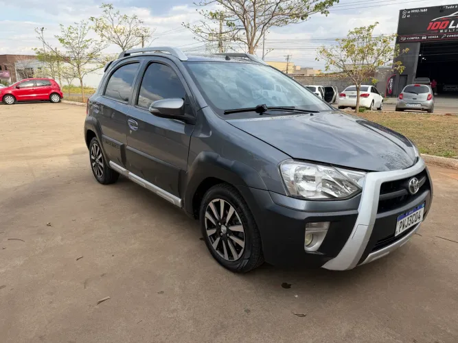 Toyota Etios Cross 1.5 Flex 16V 5P Mec. 2016