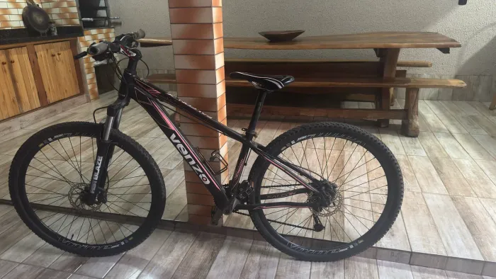 Bike Aro 29 Venzo 27 Marchas Freio a Disco  Super Conservada.
