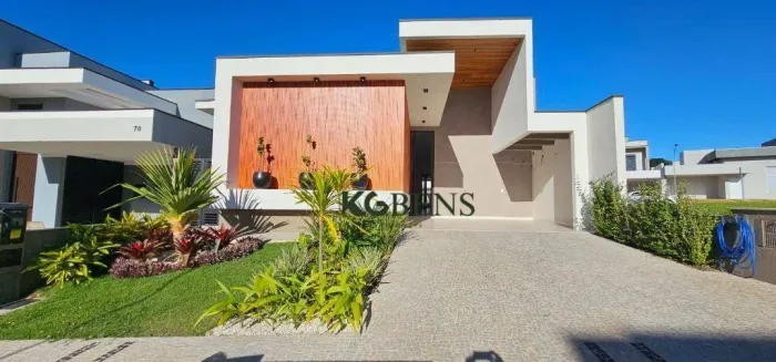 Casa com 3 quartos sendo 3 suites à venda, 230 m² - Condomínio Royal Garden - Paulínia/SP