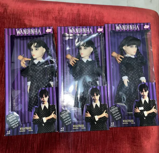 Boneca wandinha Wednesday família Addams