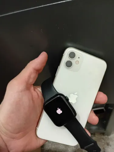 IPHONE 11 64GB + APPLE WATCH 8 45MM