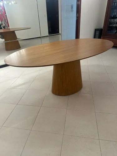 Mesa jantar Cone Oval 1.80x1.00 Tampo Madeira freijó Base Madeira 2 anos de uso