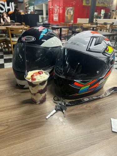 Capacete ls2 semi novo dois meses de uso